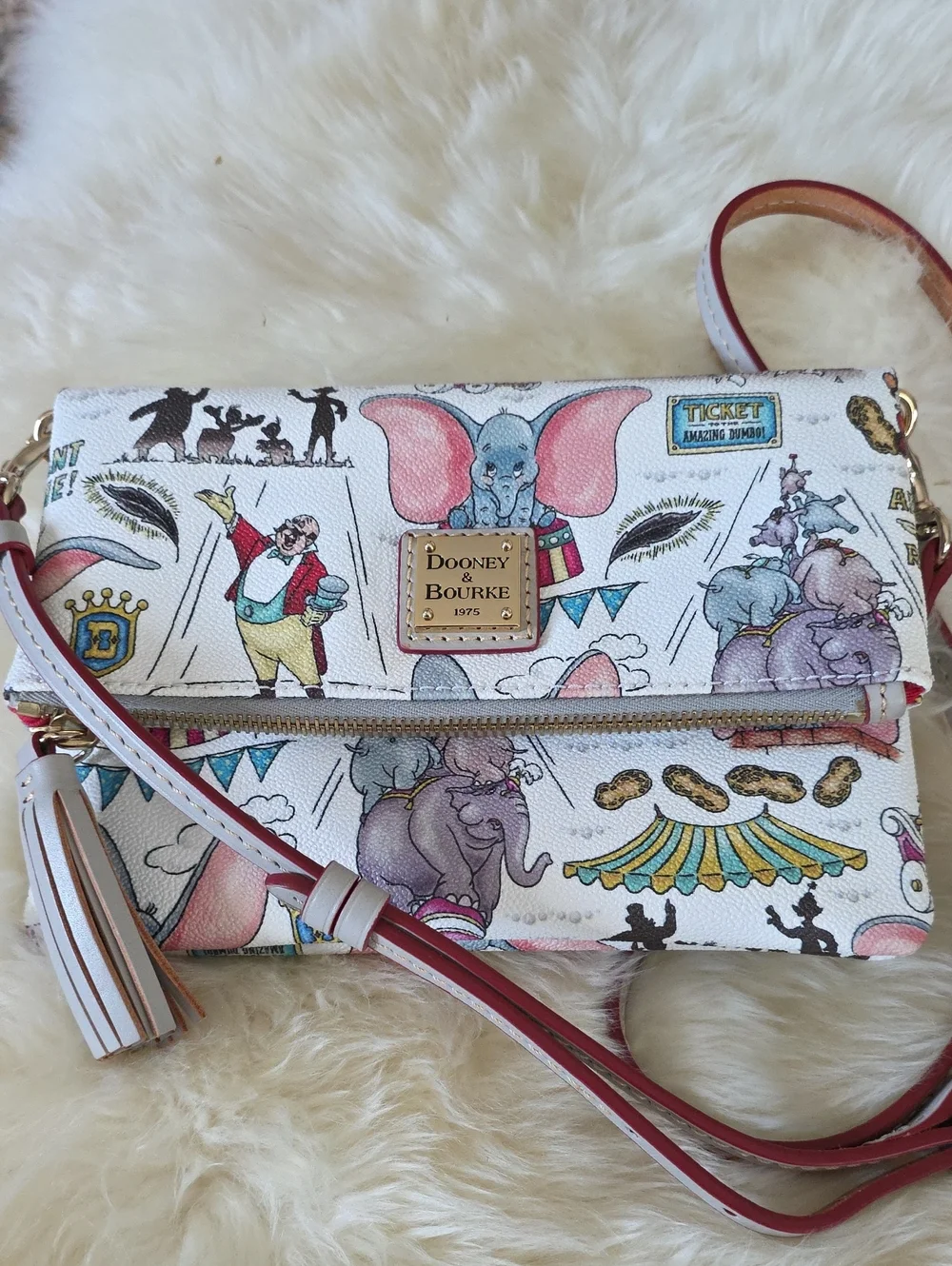 Dooney & Bourke adorable dooney